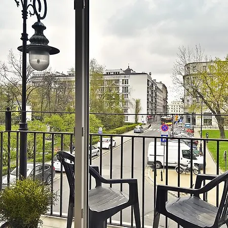 Center By Renters דירה