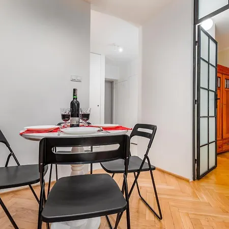Center By Renters Apartamento *