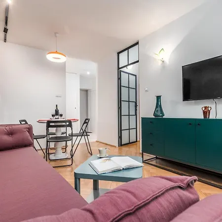 Center By Renters ורשה