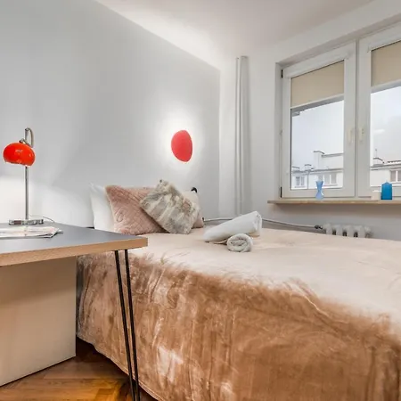 Center By Renters Apartmán *