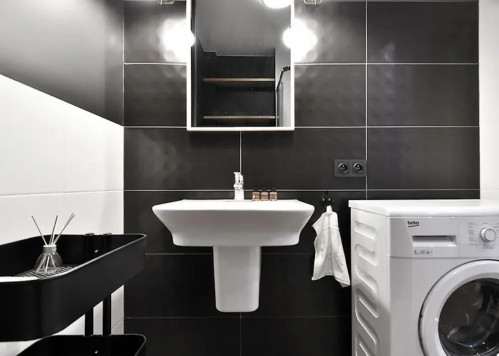 Center By Renters * ורשה