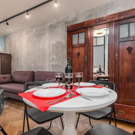 Center By Renters *